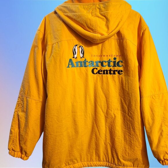 International Antarctic Centre Yellow Hooded Jacket Mens Small By Earth Sea Sky - Picture 14 of 15